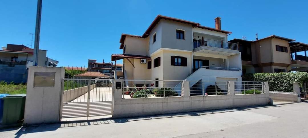 Milias Apartment'S Иериссос Экстерьер фото